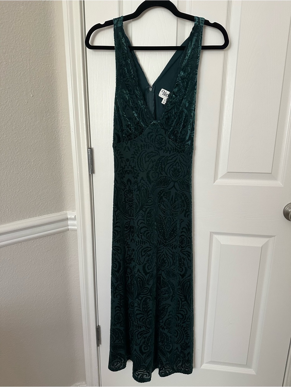 Sleeveless Emerald Velvet Maxi Dress